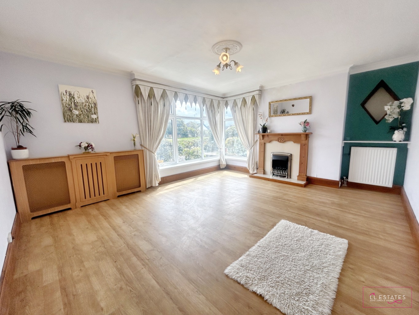 2 bed detached bungalow for sale in Highlands Road, Denbighshire  - Property Image 2