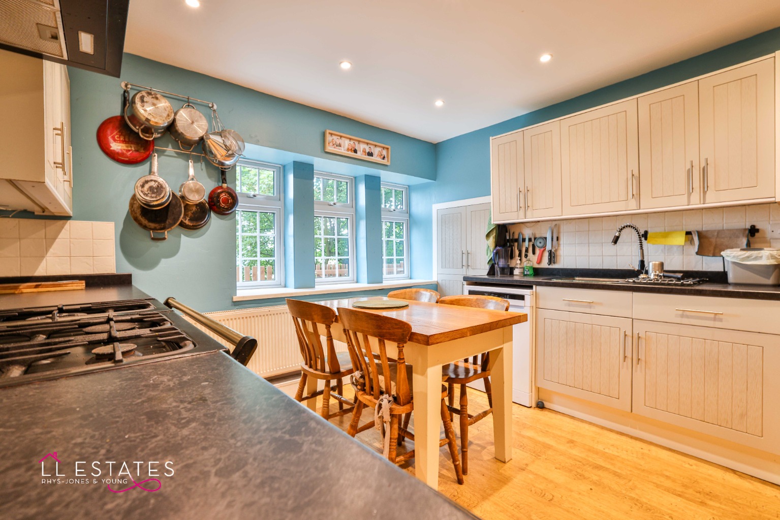 3 bed detached house for sale, Denbighshire  - Property Image 6