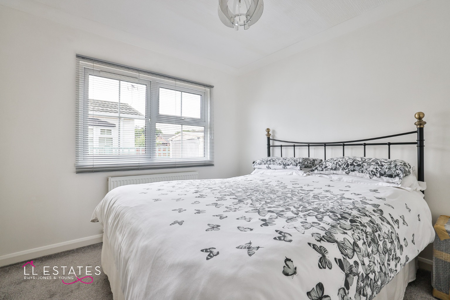 2 bed park home for sale in St James Drive, Prestatyn  - Property Image 5