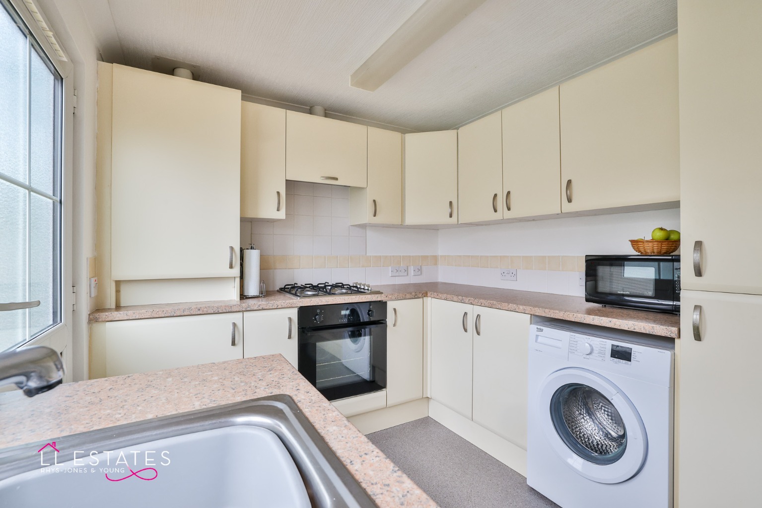 2 bed park home for sale in St James Drive, Prestatyn  - Property Image 2