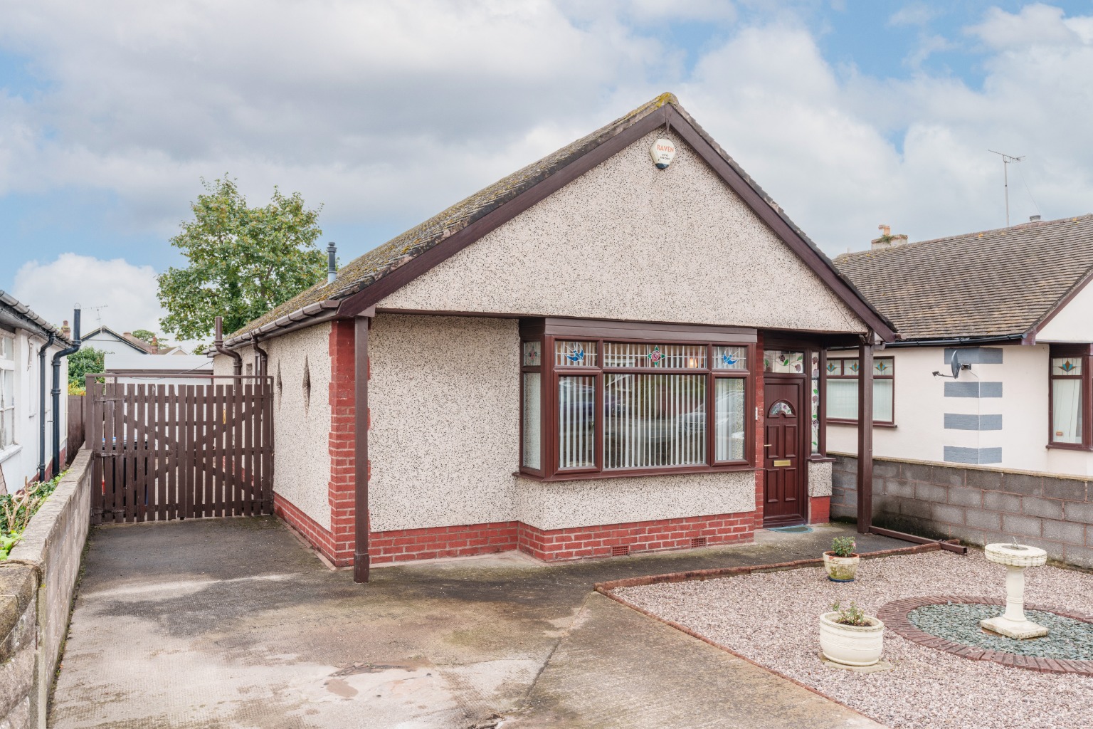 3 bed detached bungalow for sale in Dyserth Road, Rhyl - Property Image 1