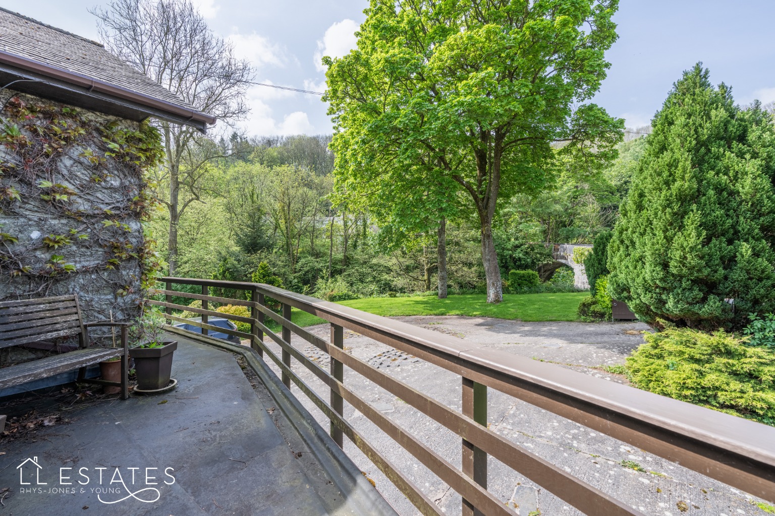 4 bed detached house for sale in Bont Newydd  - Property Image 17