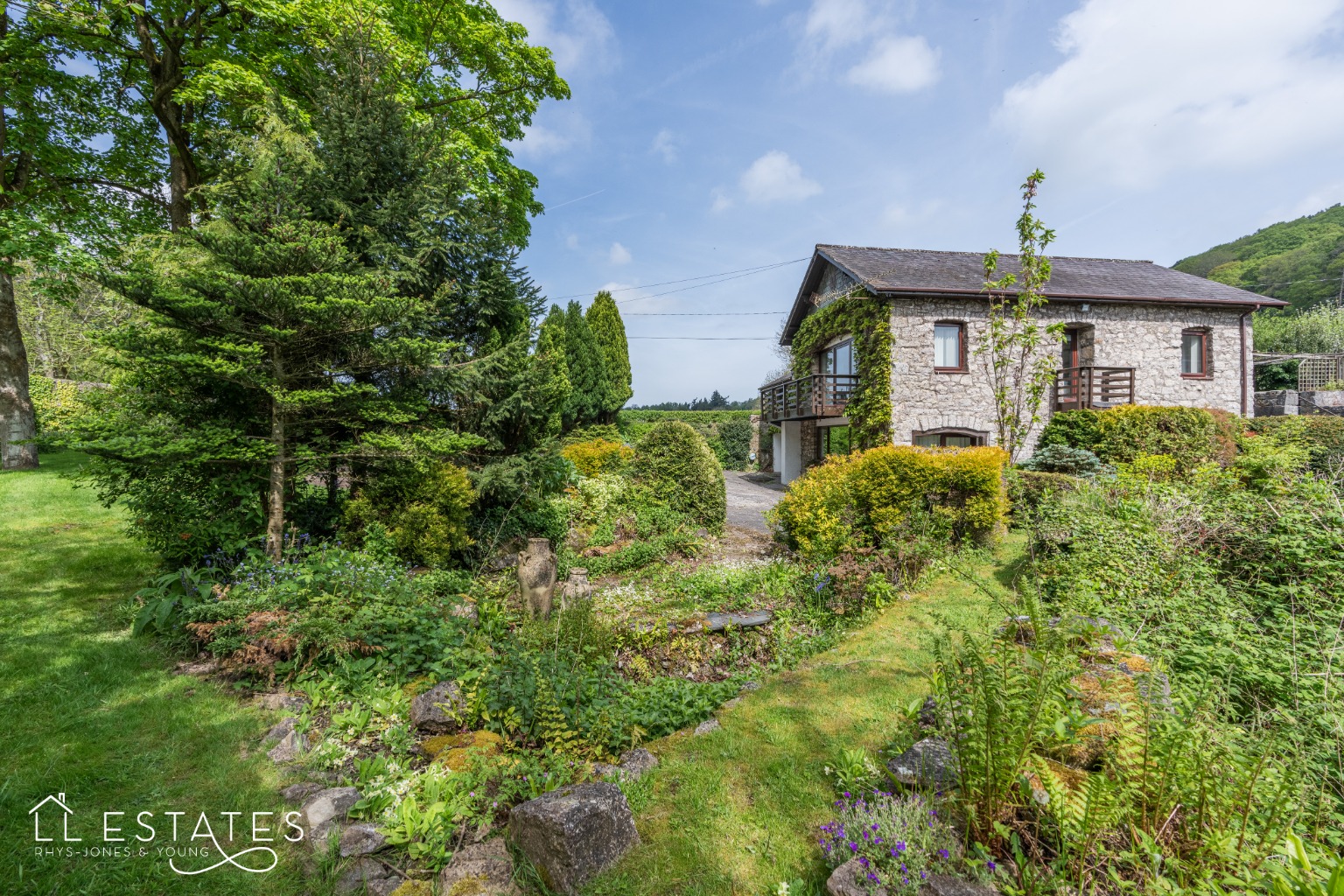 4 bed detached house for sale in Bont Newydd  - Property Image 3
