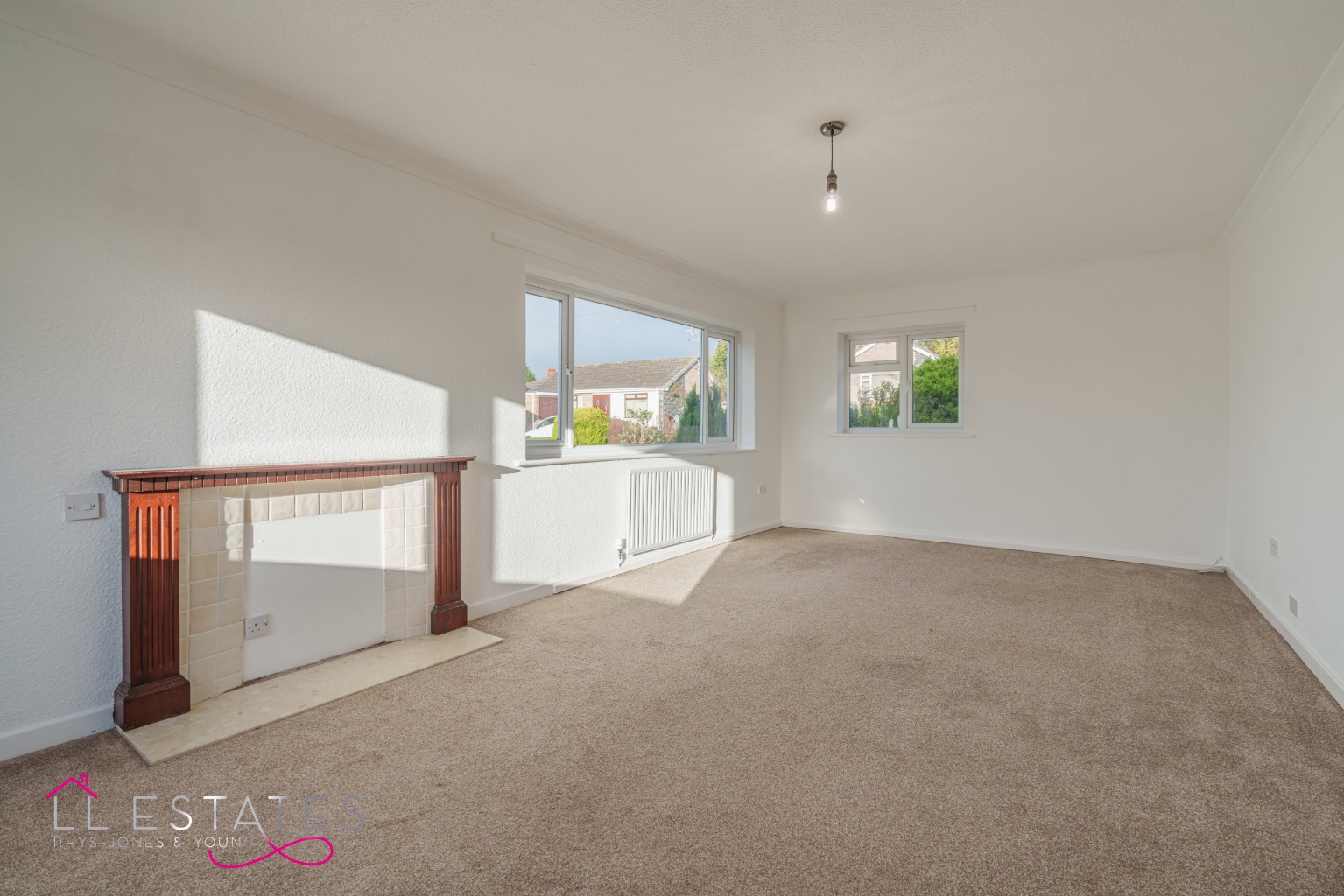 3 bed detached bungalow for sale in Bishops Walk, St. Asaph  - Property Image 3