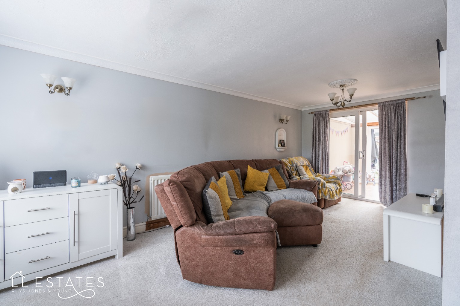 3 bed end of terrace house for sale in Ffordd-Y-Morfa  - Property Image 3
