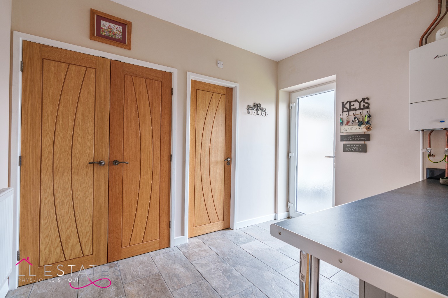 2 bed detached bungalow for sale, Conwy  - Property Image 10