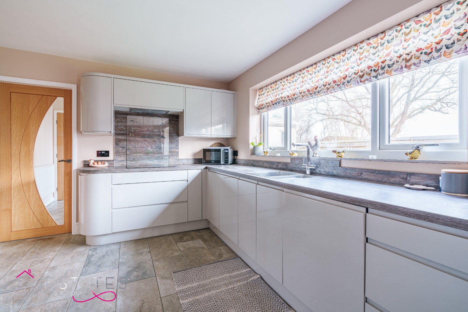2 bed detached bungalow for sale, Conwy  - Property Image 3