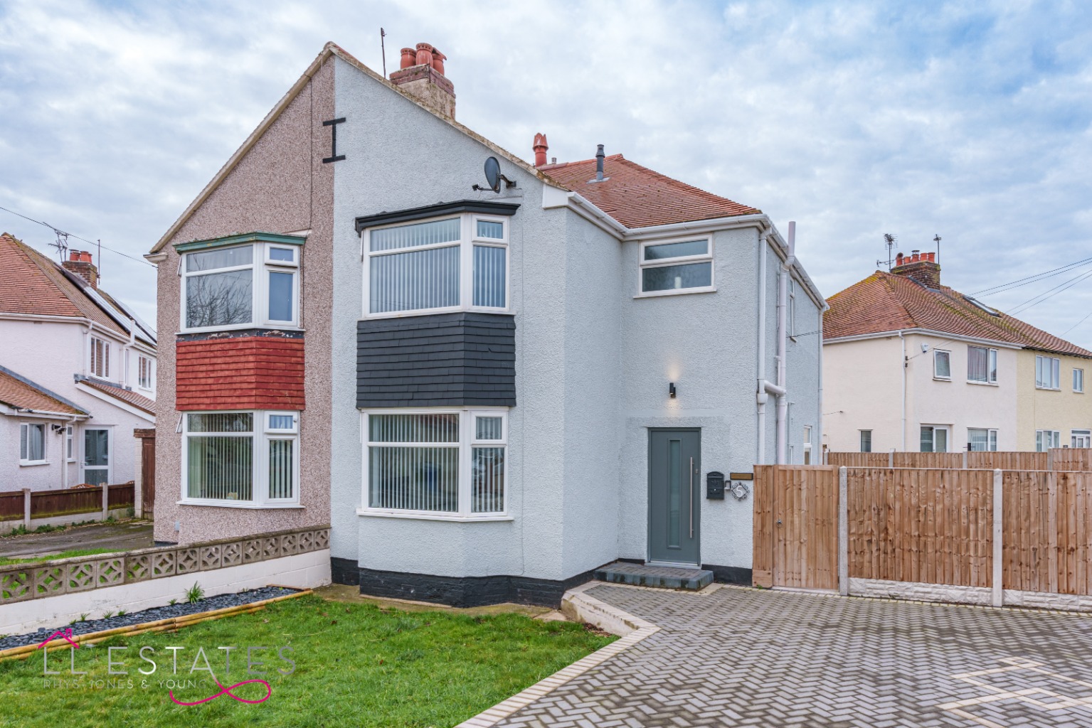 3 bed semi-detached house for sale in Brig-Y-Don, Prestatyn - Property Image 1
