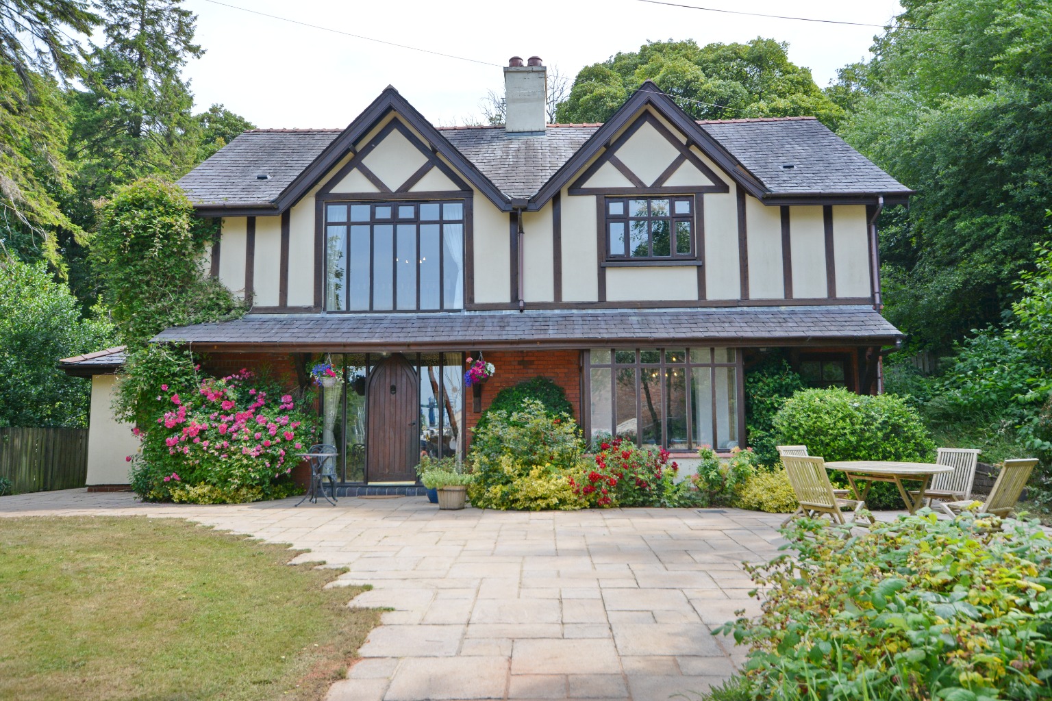 4 bed detached house for sale, Y Felinheli - Property Image 1