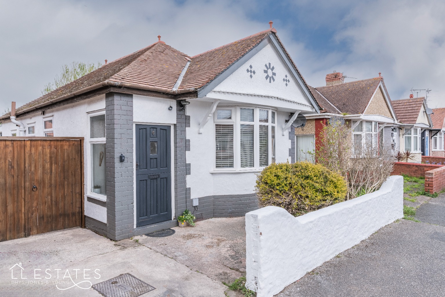 2 bed detached bungalow for sale in Regent Road, Rhyl  - Property Image 2