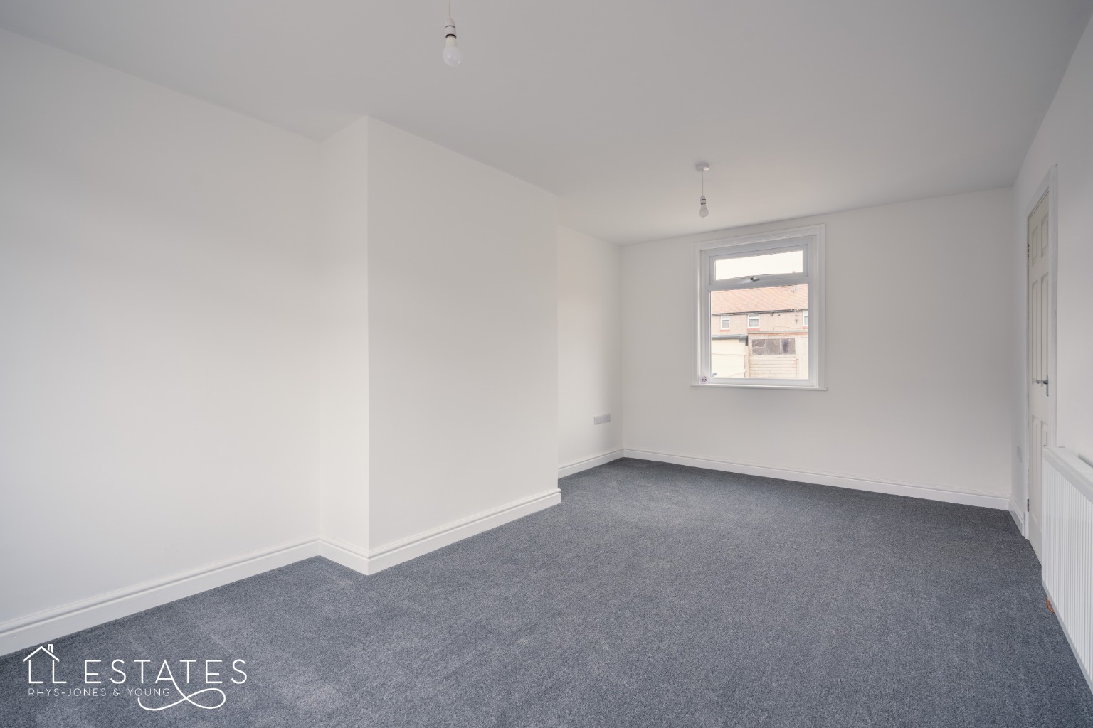 3 bed terraced house for sale in St David's Square, Denbighshire  - Property Image 5