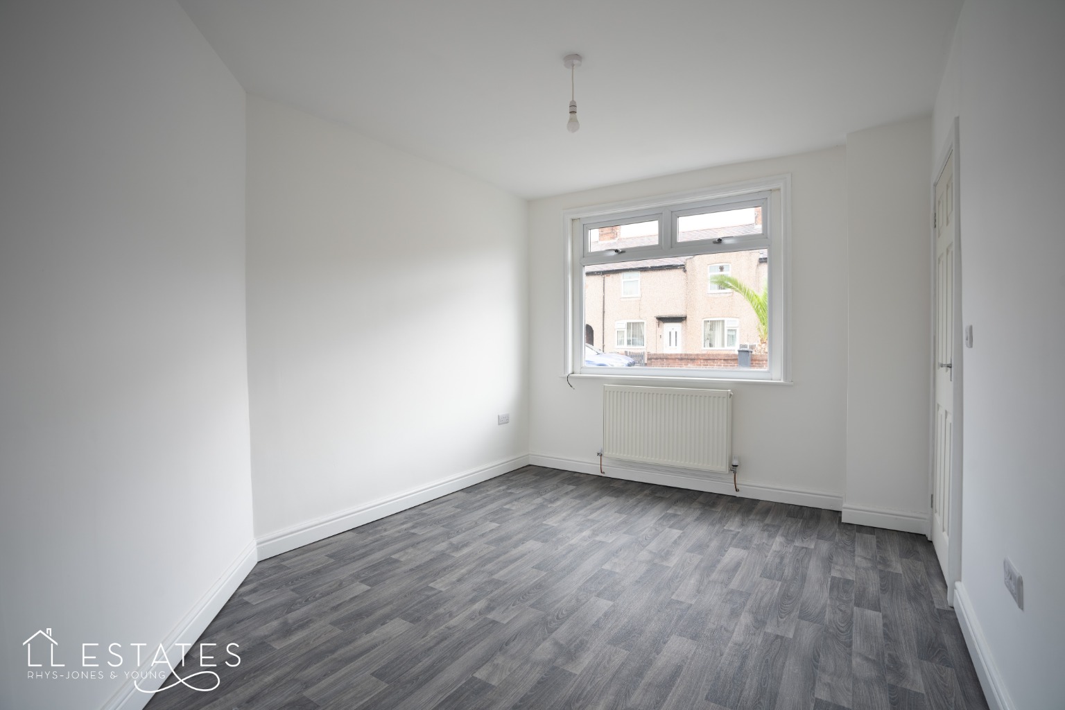 3 bed terraced house for sale in St David's Square, Denbighshire  - Property Image 3