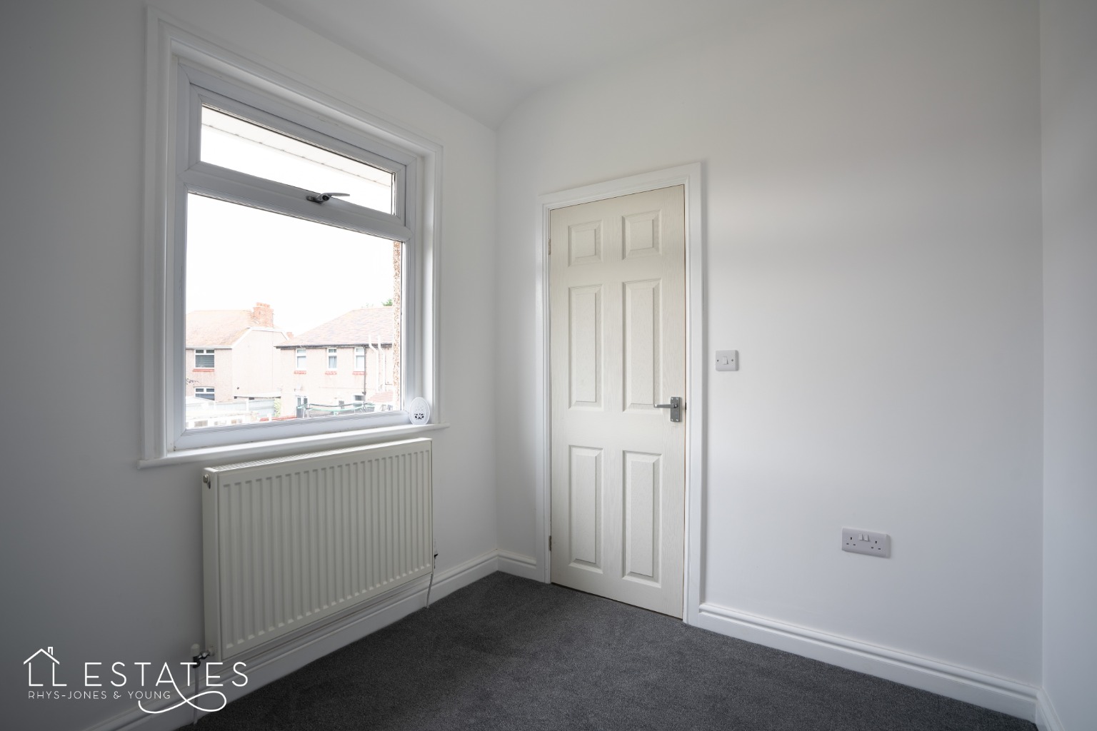 3 bed terraced house for sale in St David's Square, Denbighshire  - Property Image 9