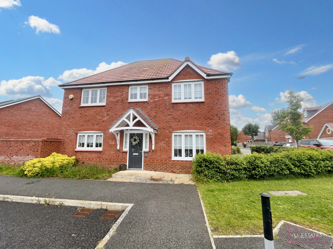 4 bed detached house for sale in Bryn Twr - Property Image 1