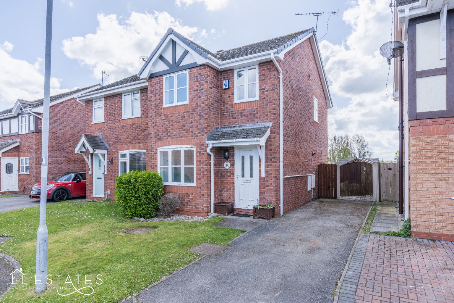 3 bed semi-detached house for sale in Llys Elinor, Rhyl - Property Image 1