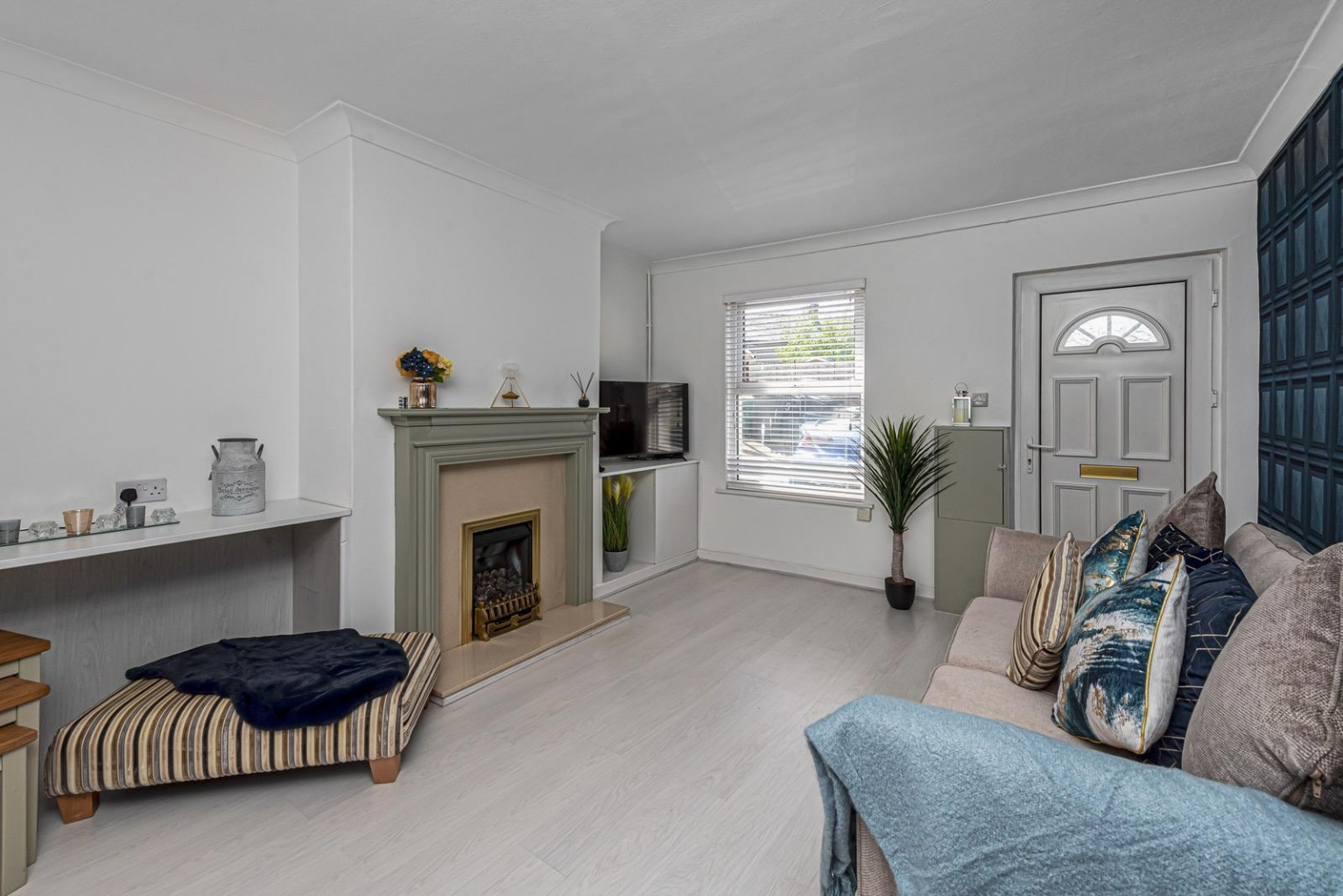 2 bed terraced house for sale in Bryn Terrace  - Property Image 2