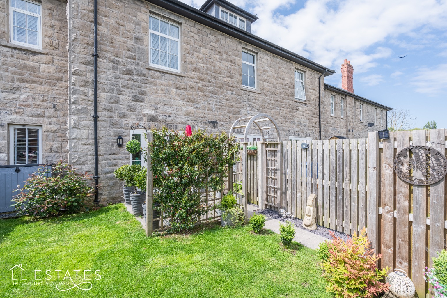 3 bed terraced house for sale in Rhodfa Tegid, St. Asaph  - Property Image 13