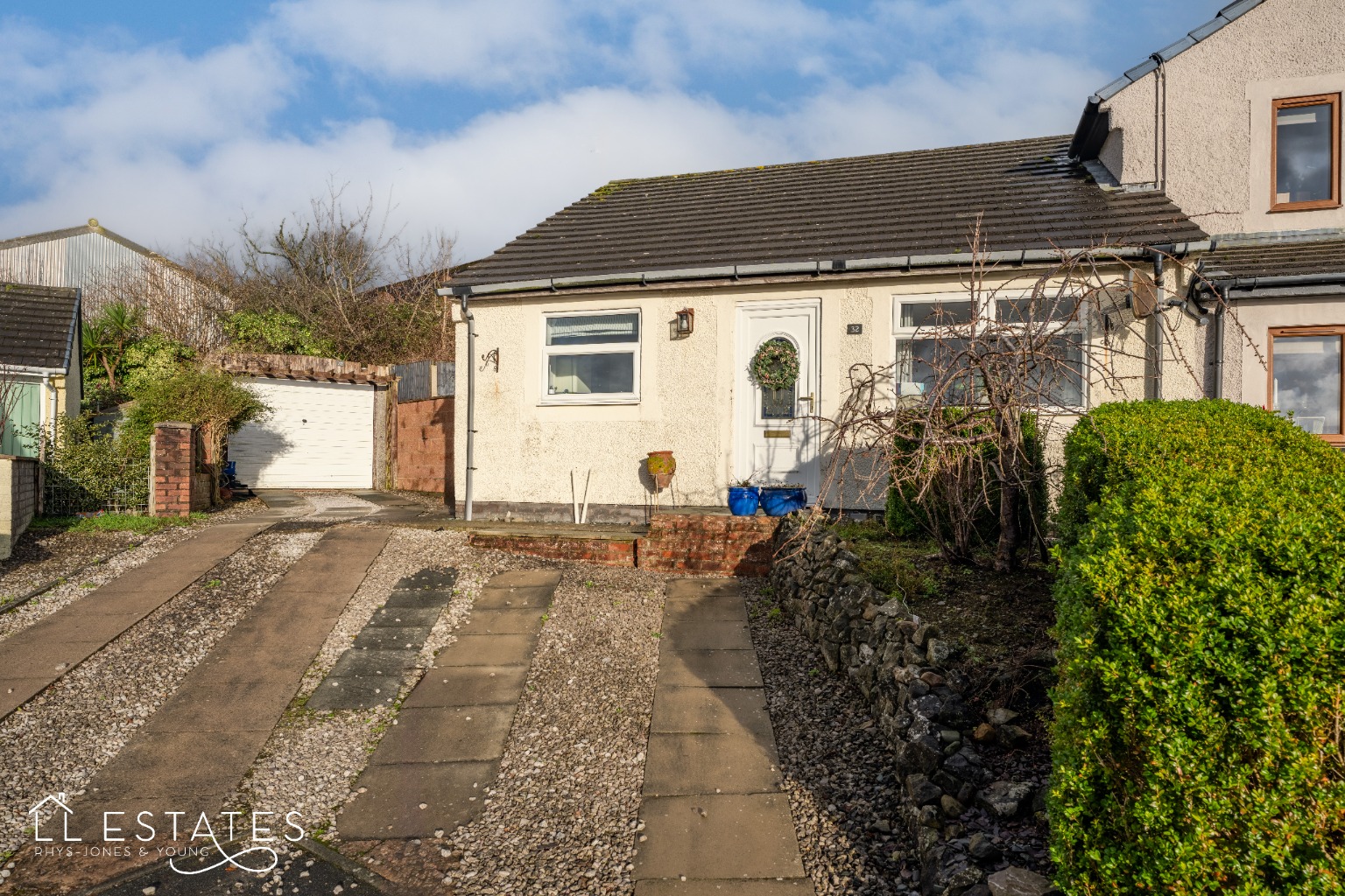 2 bed semi-detached bungalow for sale in Maes Offa, Rhyl  - Property Image 1