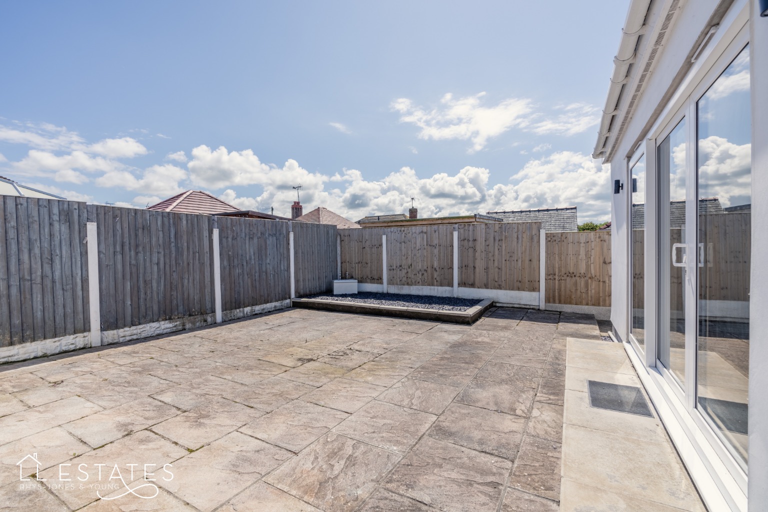 3 bed detached bungalow for sale in South Drive, Rhyl  - Property Image 10