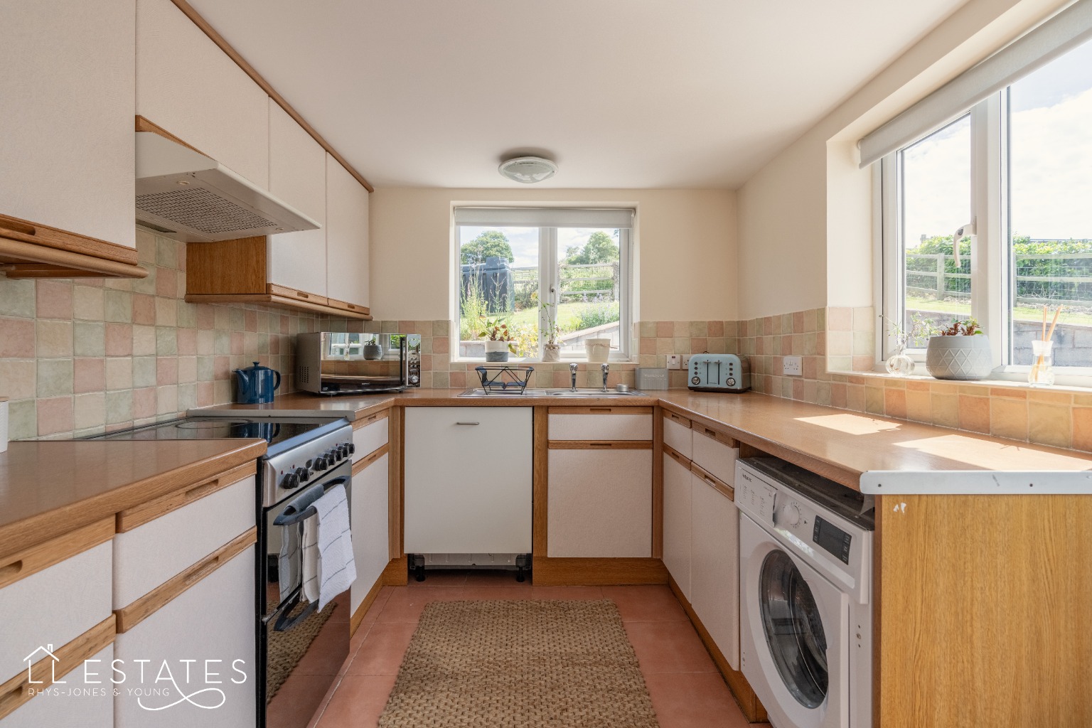 3 bed detached bungalow for sale, St. Asaph  - Property Image 4