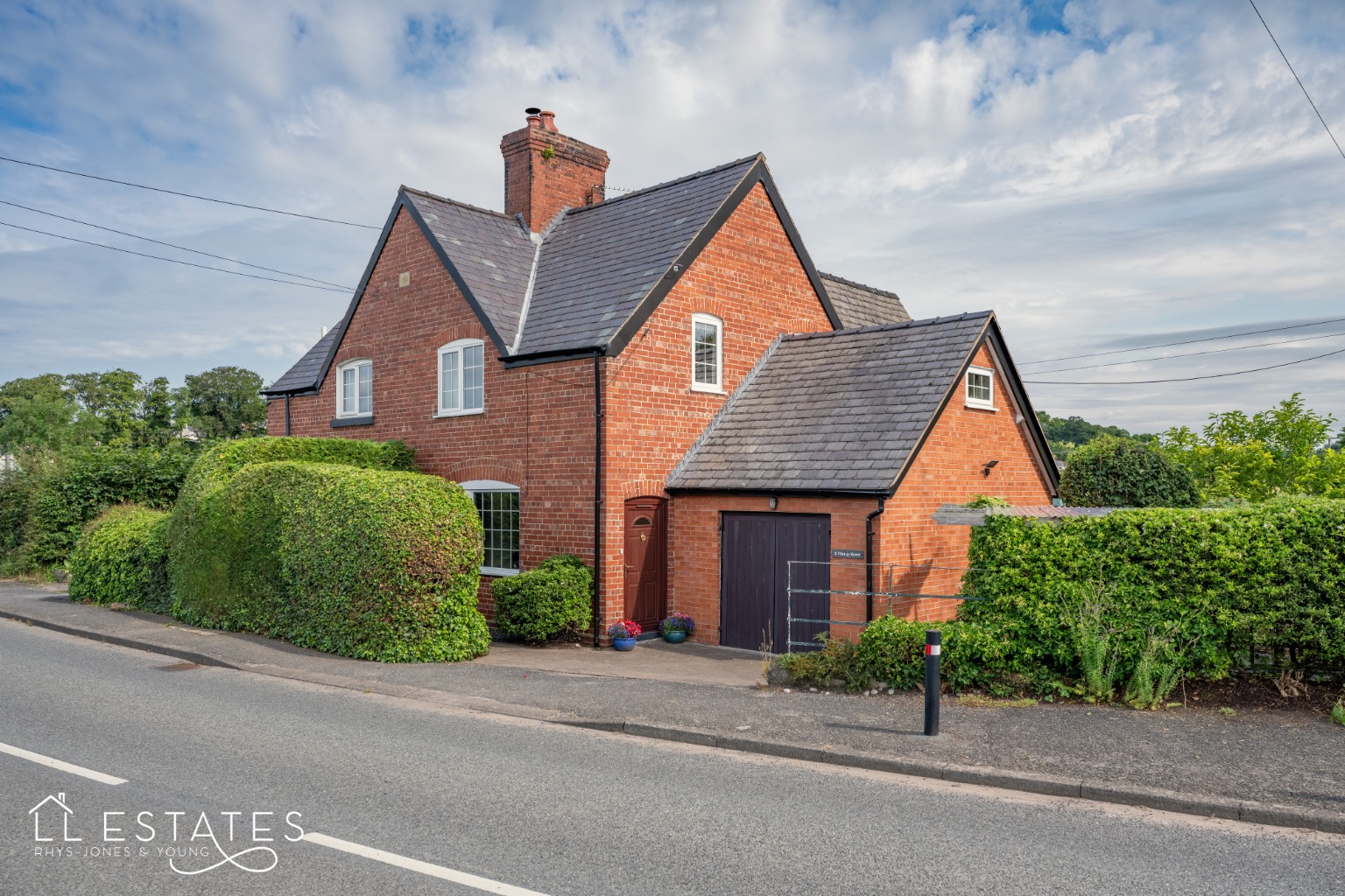 4 bed cottage for sale, Denbighshire  - Property Image 2