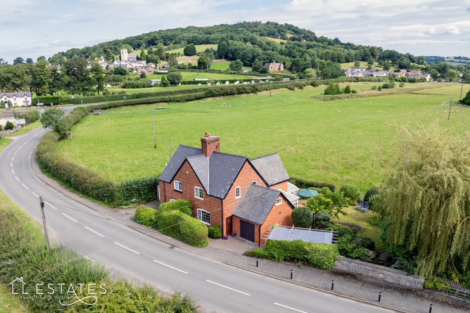 4 bed cottage for sale, Denbighshire  - Property Image 1