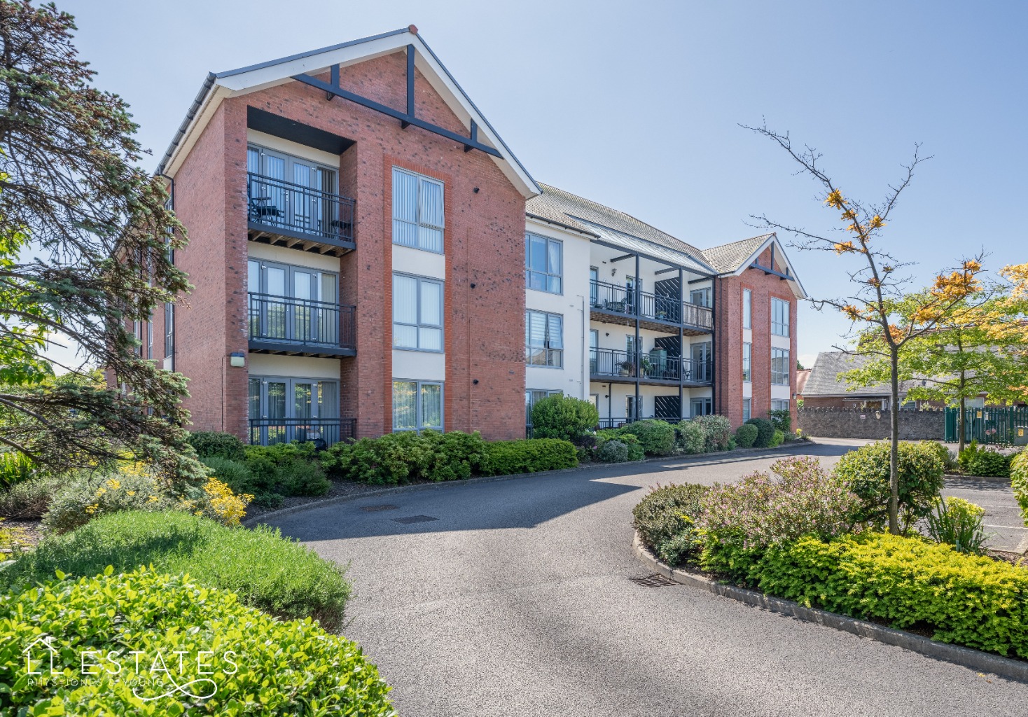 1 bed flat for sale, Rhuddlan - Property Image 1