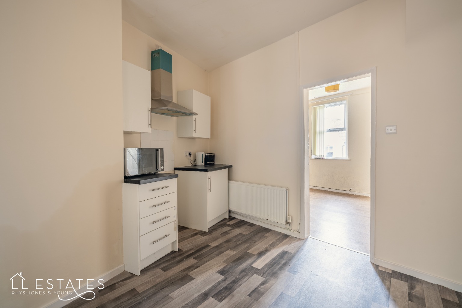 2 bed terraced house for sale in Brynfynnon Terrace, Denbigh  - Property Image 5