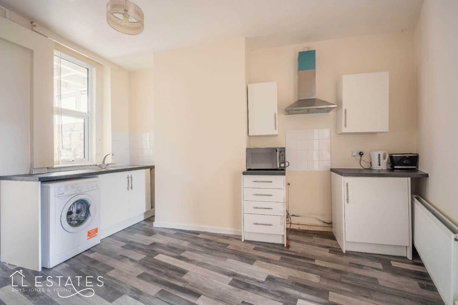 2 bed terraced house for sale in Brynfynnon Terrace, Denbigh  - Property Image 4