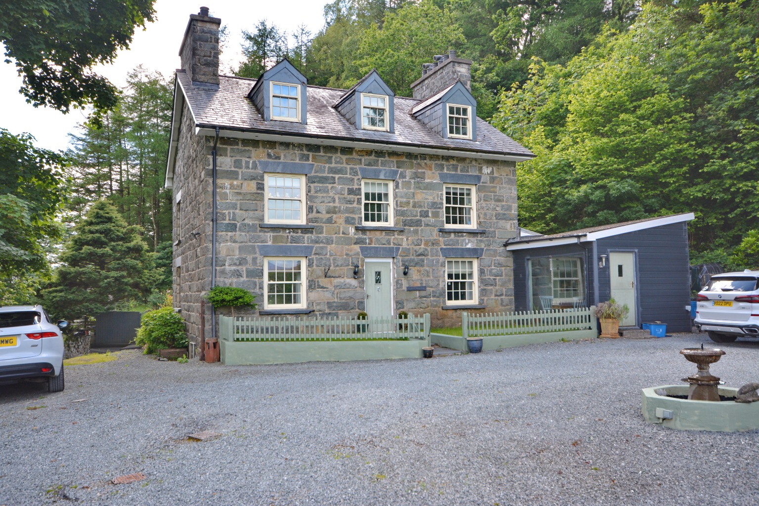 5 bed detached house for sale, Blaenau Ffestiniog  - Property Image 5