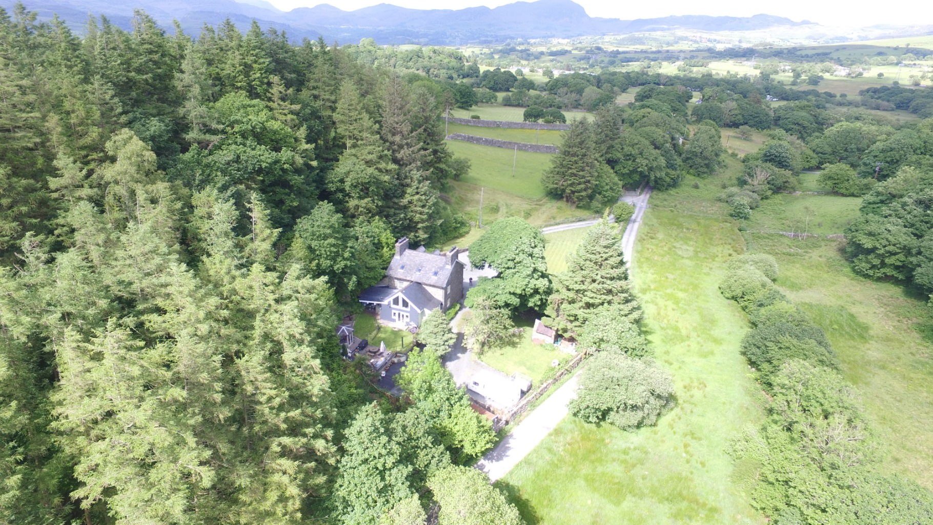 5 bed detached house for sale, Blaenau Ffestiniog  - Property Image 2