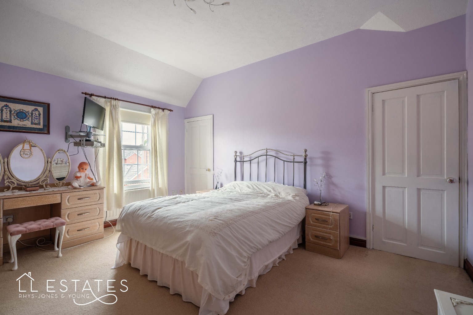 3 bed detached house for sale, Denbighshire  - Property Image 7