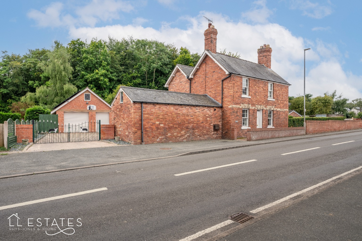 3 bed detached house for sale, Denbighshire  - Property Image 14