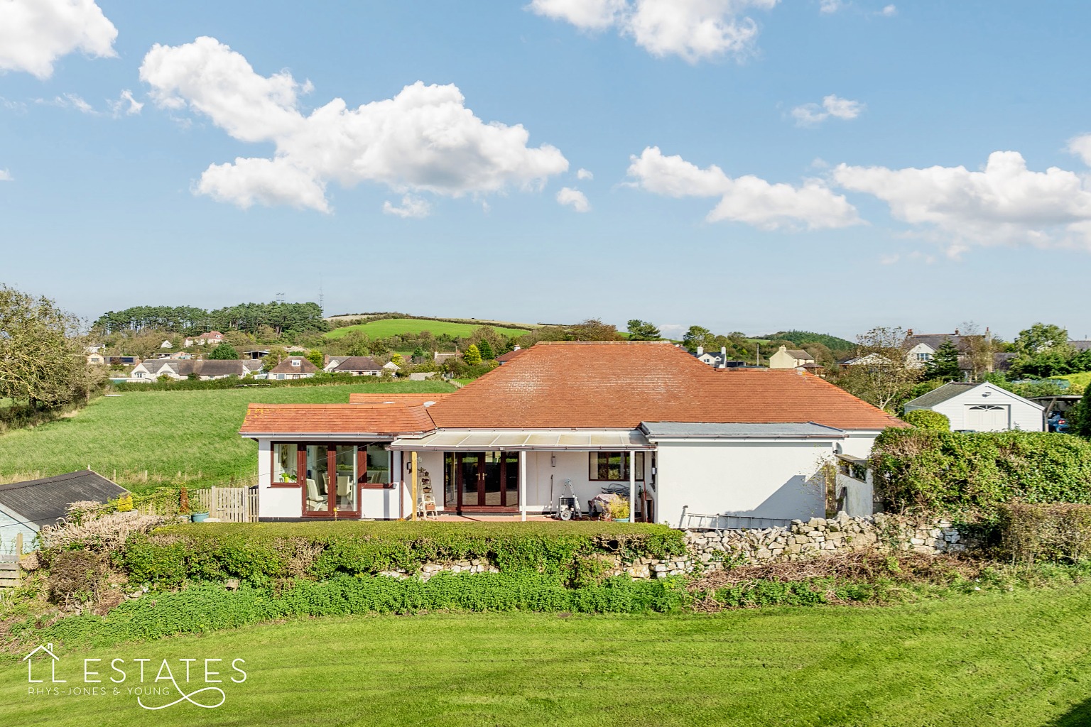 3 bed detached bungalow for sale, Flintshire  - Property Image 18