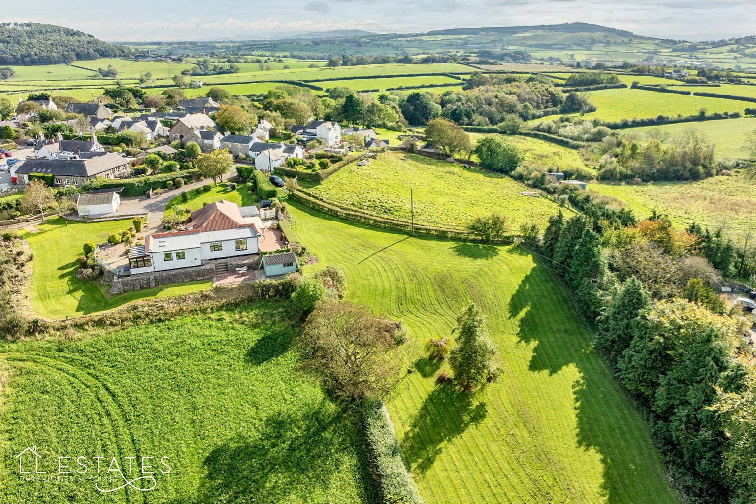 3 bed detached bungalow for sale, Flintshire  - Property Image 2