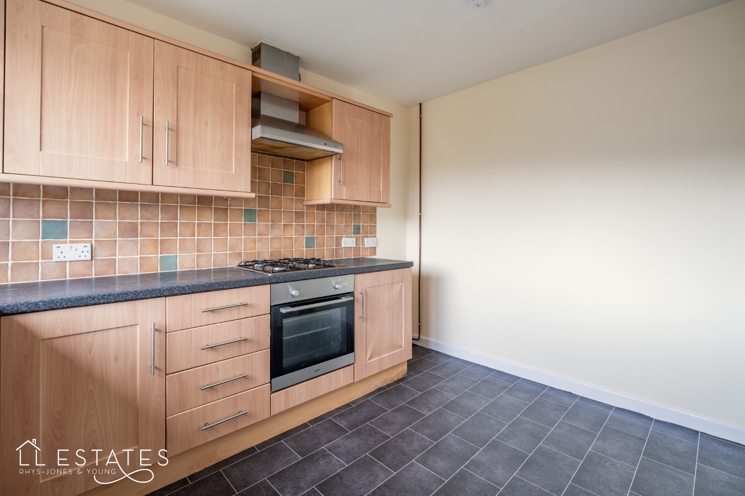 3 bed end of terrace house for sale in Bryn Court, Prestatyn  - Property Image 4