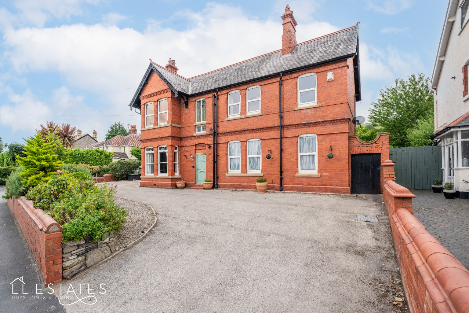 6 bed detached house for sale in Gronant Road, Prestatyn  - Property Image 3