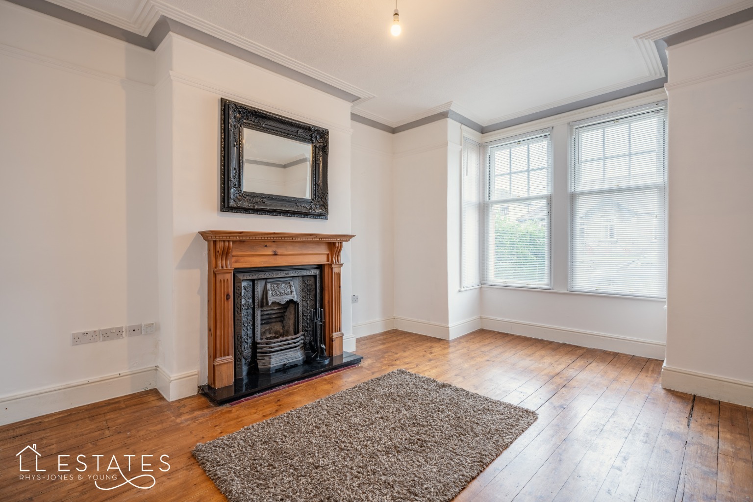 3 bed terraced house for sale, Denbighshire  - Property Image 2