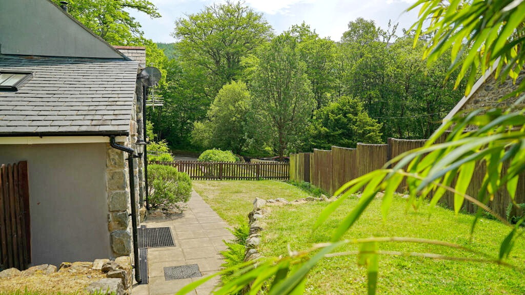 3 bed cottage for sale, Dolgellau  - Property Image 20