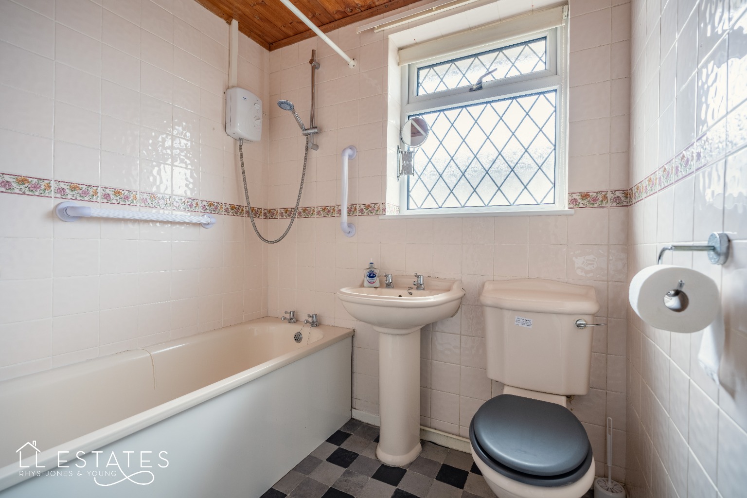 2 bed bungalow for sale in Cedar Avenue, Rhyl  - Property Image 7