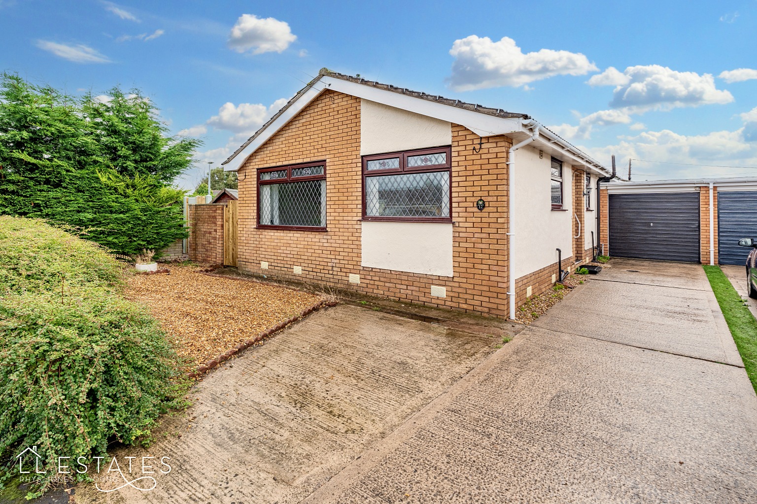 2 bed bungalow for sale in Cedar Avenue, Rhyl  - Property Image 1