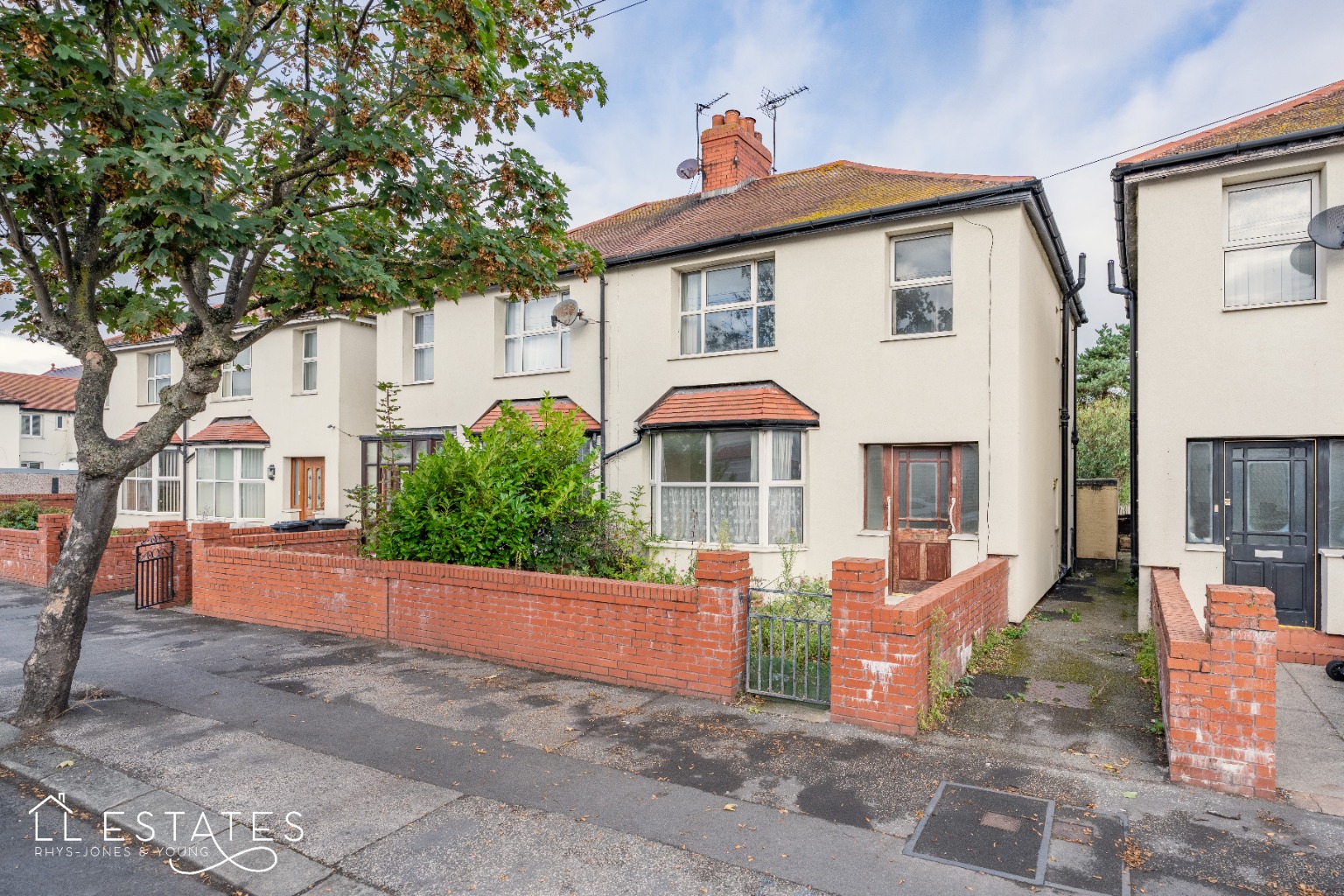 3 bed semi-detached house for sale in Ellis Avenue, Rhyl  - Property Image 1