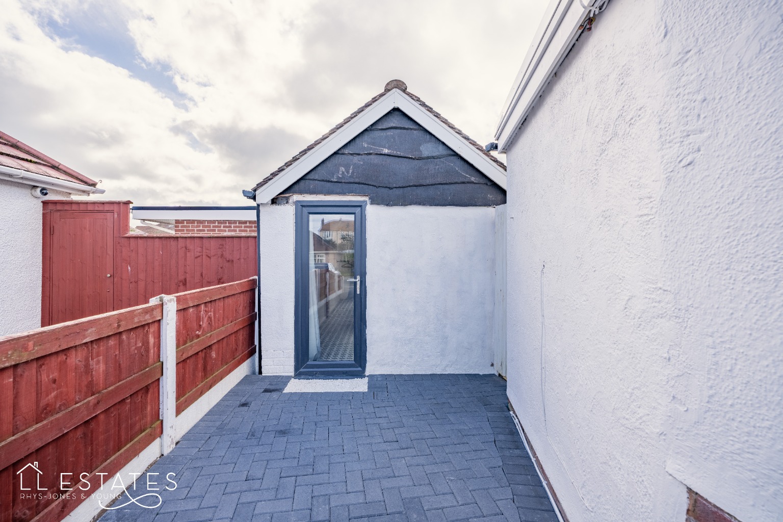 2 bed bungalow for sale in Burns Drive, Rhyl  - Property Image 13