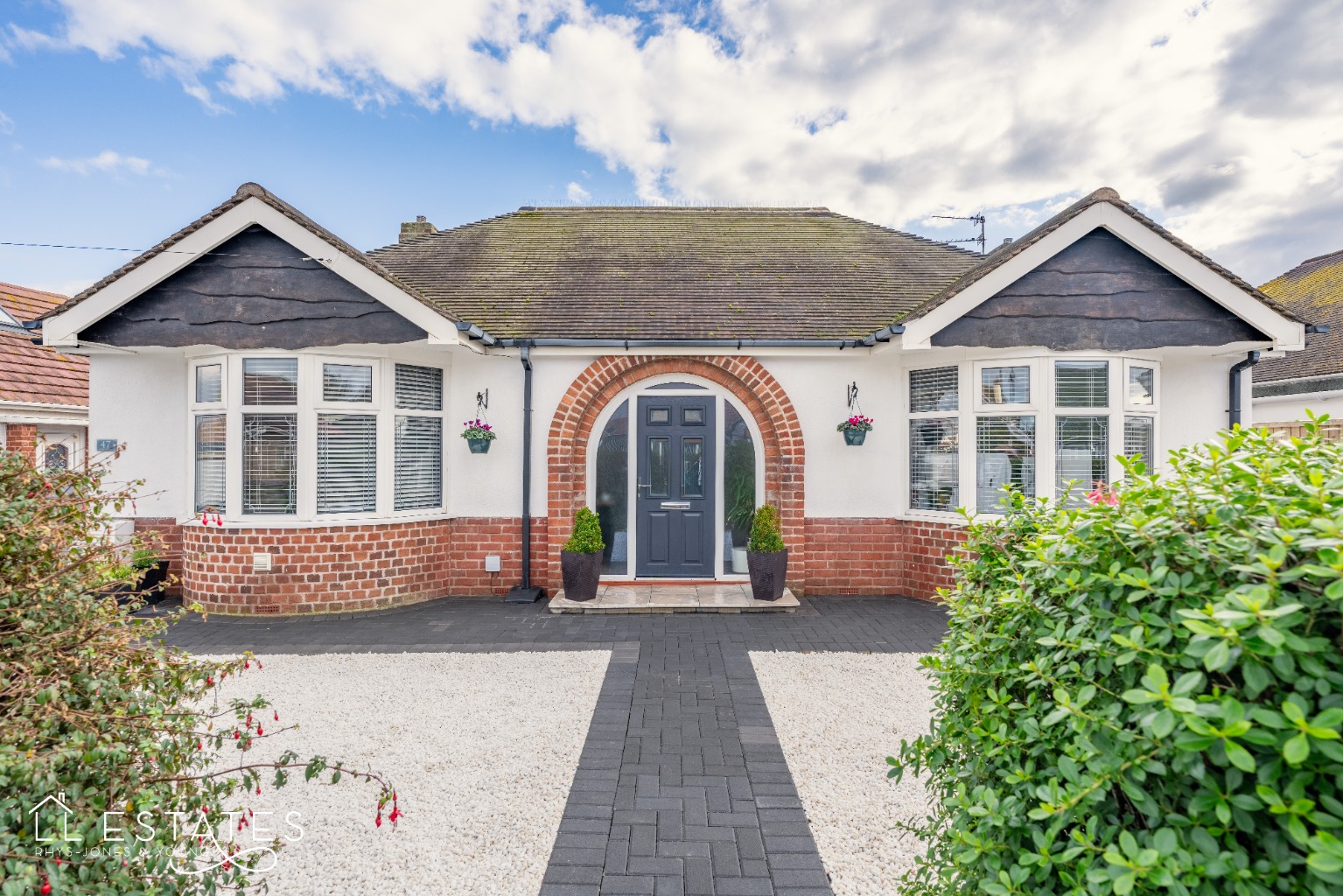 2 bed bungalow for sale in Burns Drive, Rhyl  - Property Image 1