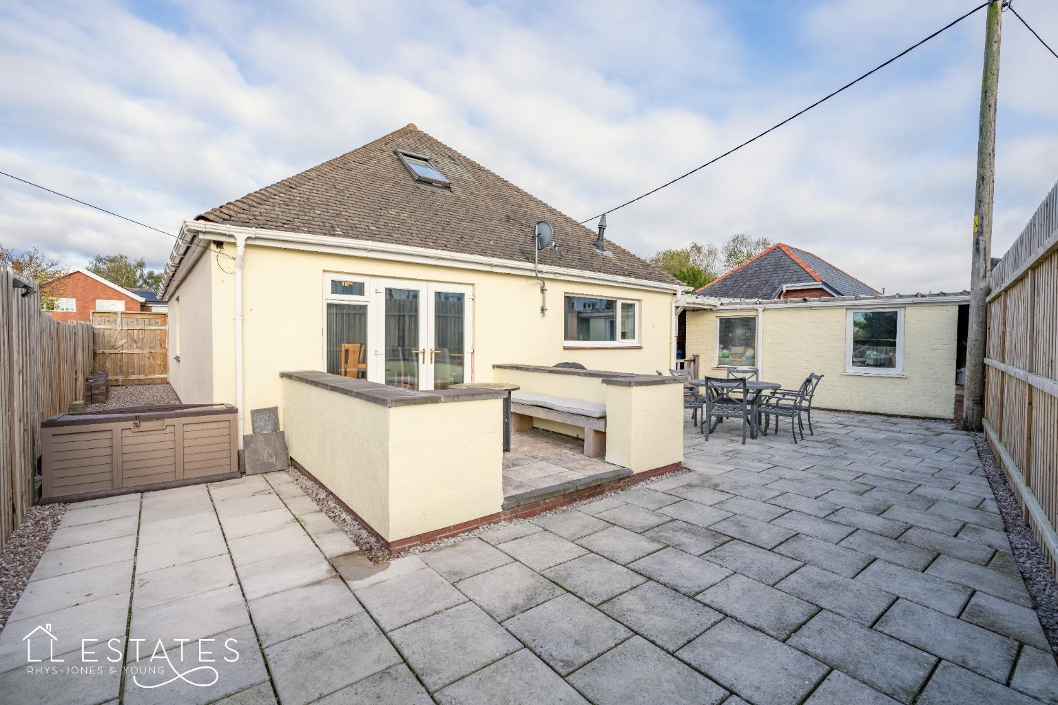 3 bed detached bungalow for sale, Denbighshire  - Property Image 13