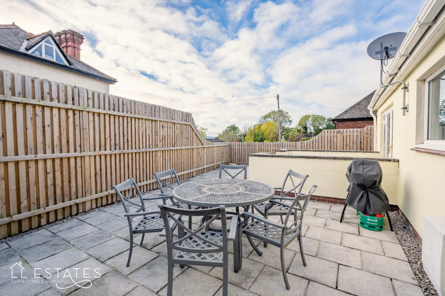 3 bed detached bungalow for sale, Denbighshire  - Property Image 14