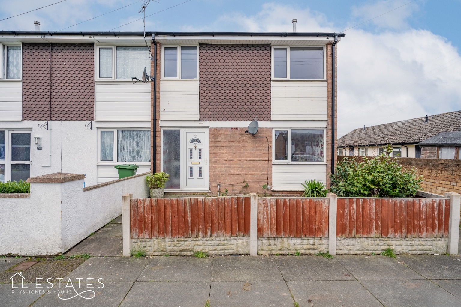 3 bed terraced house for sale in Morfa View, Denbighshire  - Property Image 1