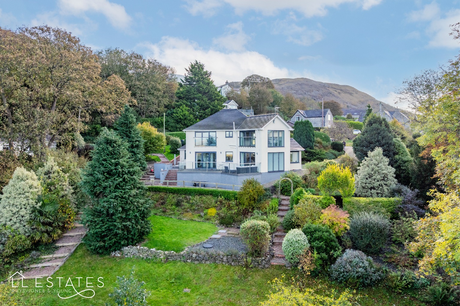 3 bed detached house for sale, Denbighshire  - Property Image 1