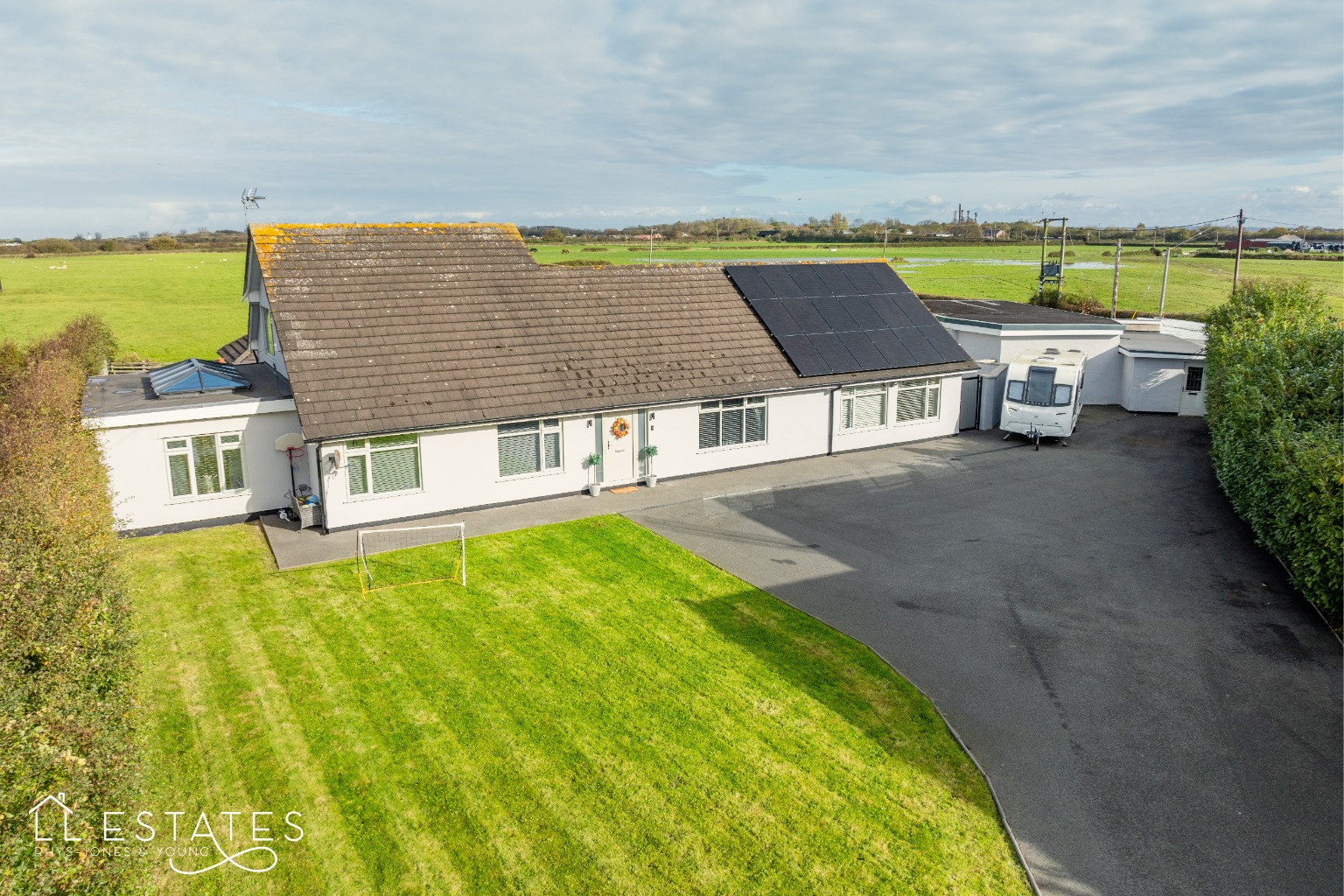 5 bed detached house for sale in Tyn Y Morfa, Holywell  - Property Image 3