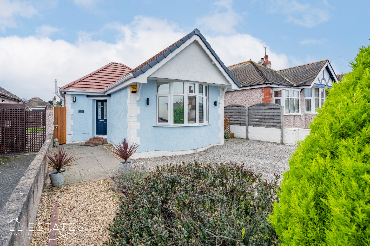 3 bed detached bungalow for sale in Rhuddlan Road, Denbighshire  - Property Image 1